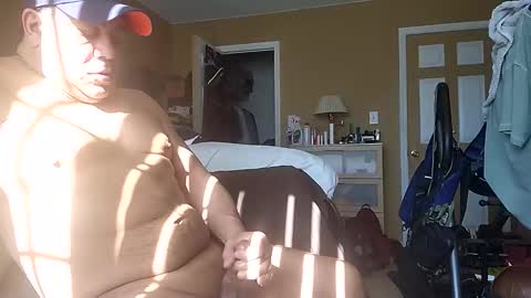 Snapshot of mugsy183 chatting on 02/15/26, 05:53 mugsy183 online show from 02/15/26, 05:53