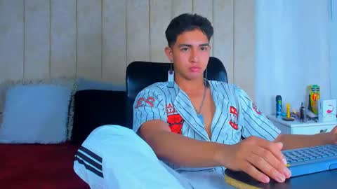 Snapshot of muichiro_tokito1 chatting on 12/14/24, 03:51 muichiro tokito1 online show from 12/14/24, 03:51