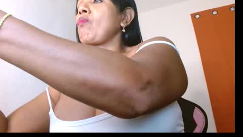 Snapshot of muladefuego chatting on 01/21/25, 10:08 yuli online show from 01/21/25, 10:08
