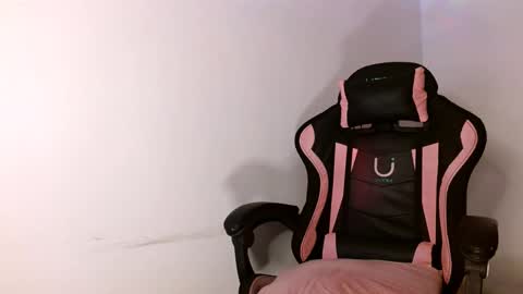 Snapshot of muladefuego chatting on 10/11/25, 08:35 yuli online show from 10/11/25, 08:35
