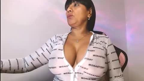 yuli online show from 01/13/26, 12:32