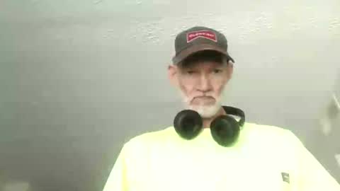 Snapshot of mullinfloggin79 chatting on 07/09/26, 06:01 mullinfloggin79 online show from 07/09/26, 06:01