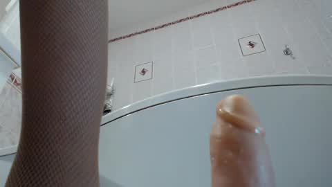 Snapshot of mullty chatting on 01/14/25, 05:08 Mullty online show from 01/14/25, 05:08