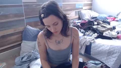   online show from 10/08/25, 03:31