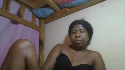 Snapshot of murielleee chatting on 03/25/26, 10:43 murielleee online show from 03/25/26, 10:43