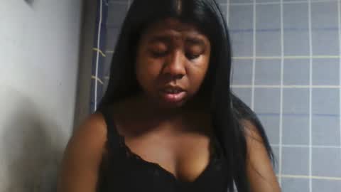 Snapshot of murielleee chatting on 06/20/26, 07:44 murielleee online show from 06/20/26, 07:44
