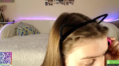 Snapshot of murrrworren chatting on 02/28/25, 08:42 Mira online show from 02/28/25, 08:42