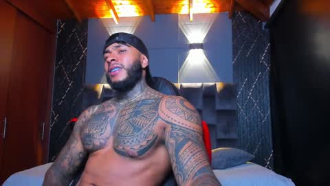 Snapshot of muscle_man19 chatting on 12/10/24, 12:17 Nick online show from 12/10/24, 12:17