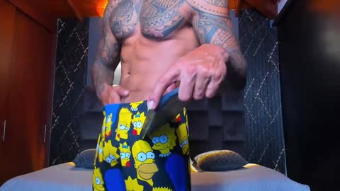 Snapshot of muscle_man19 chatting on 12/12/24, 12:38 Nick online show from 12/12/24, 12:38