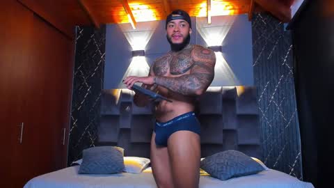 Snapshot of muscle_man19 chatting on 01/06/25, 03:42 Nick online show from 01/06/25, 03:42