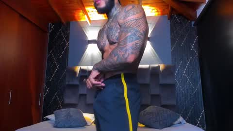 Snapshot of muscle_man19 chatting on 01/10/25, 12:38 Nick online show from 01/10/25, 12:38