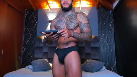 Snapshot of muscle_man19 chatting on 01/16/25, 01:58 Nick online show from 01/16/25, 01:58