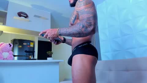 Snapshot of muscle_man19 chatting on 02/21/25, 12:27 Nick online show from 02/21/25, 12:27