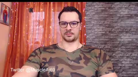 Snapshot of muscleaj69 chatting on 12/08/24, 01:25 AJ online show from 12/08/24, 01:25