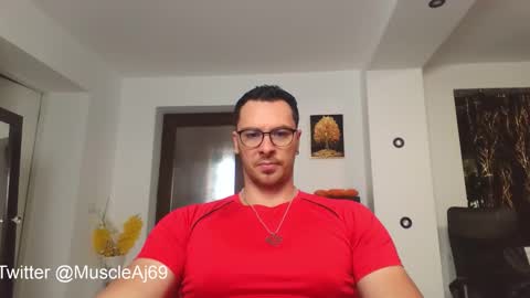 Snapshot of muscleaj69 chatting on 10/12/25, 01:32 AJ online show from 10/12/25, 01:32