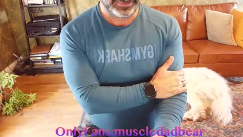 Snapshot of muscledadbear chatting on 12/22/25, 05:54 Jordan El Din online show from 12/22/25, 05:54