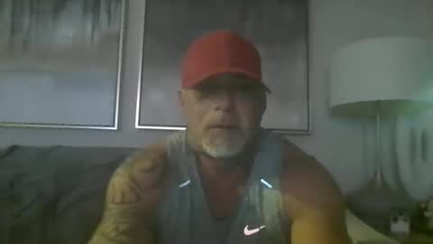 Snapshot of muscleddaddy chatting on 12/10/24, 01:32 Muscleddaddy online show from 12/10/24, 01:32