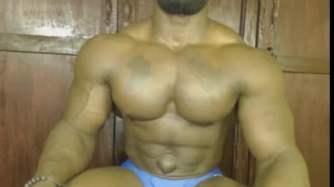 musclegod23 online show from 10/25/25, 01:29