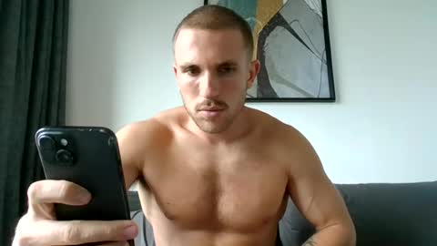 Snapshot of muscleshow00 chatting on 07/08/26, 09:36 muscleshow00 online show from 07/08/26, 09:36