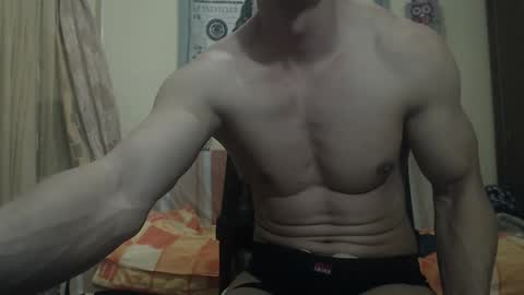 Snapshot of musculargod chatting on 01/27/25, 10:16 SexyMuscled online show from 01/27/25, 10:16
