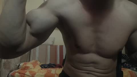 Snapshot of musculargod chatting on 03/04/25, 11:54 SexyMuscled online show from 03/04/25, 11:54
