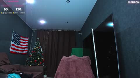 Snapshot of muscularjohnforu chatting on 02/13/25, 06:16 click icon for peach  online show from 02/13/25, 06:16