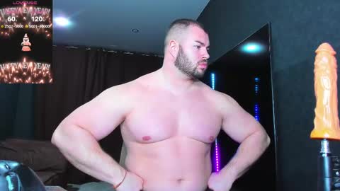 Snapshot of muscularjohnforu chatting on 03/09/25, 06:54 click icon for peach  online show from 03/09/25, 06:54