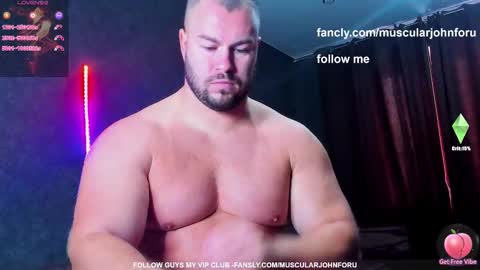 Snapshot of muscularjohnforu chatting on 10/01/25, 07:25 click icon for peach  online show from 10/01/25, 07:25