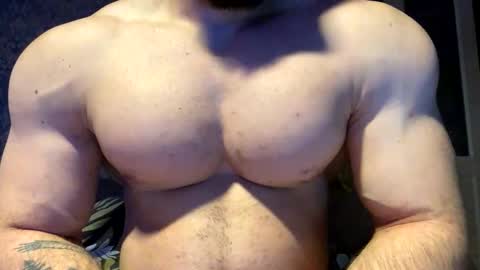 Snapshot of muscularjuggler chatting on 10/03/25, 01:24 muscularjuggler online show from 10/03/25, 01:24
