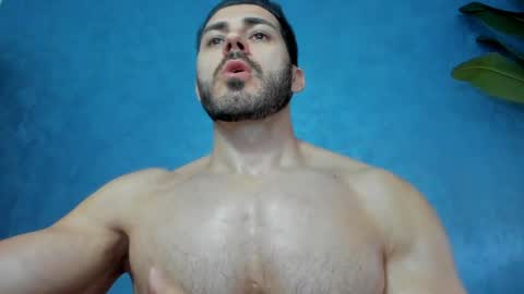 Snapshot of muscularmaster chatting on 04/05/26, 04:37 muscularmaster onlyfans online show from 04/05/26, 04:37