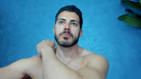 Snapshot of muscularmaster chatting on 04/28/26, 11:43 muscularmaster onlyfans online show from 04/28/26, 11:43