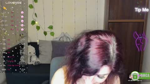 Snapshot of muse_kitty_jenia chatting on 02/01/25, 02:05 Jenya online show from 02/01/25, 02:05