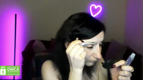 Snapshot of muse_kitty_jenia chatting on 11/21/25, 06:28 Jenya online show from 11/21/25, 06:28