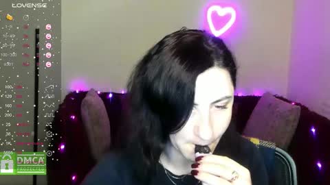 Snapshot of muse_kitty_jenia chatting on 12/20/25, 06:31 Jenya online show from 12/20/25, 06:31