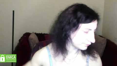 Snapshot of muse_kitty_jenia chatting on 12/23/25, 06:33 Jenya online show from 12/23/25, 06:33