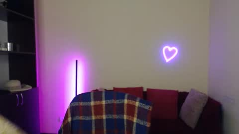 Jeneva online show from 11/19/25, 06:52