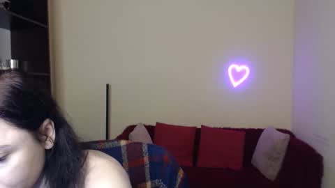 Jeneva online show from 11/23/25, 06:30