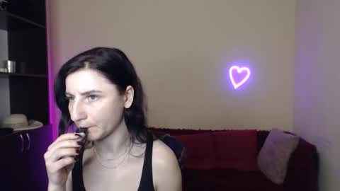 Jeneva online show from 11/27/25, 06:37