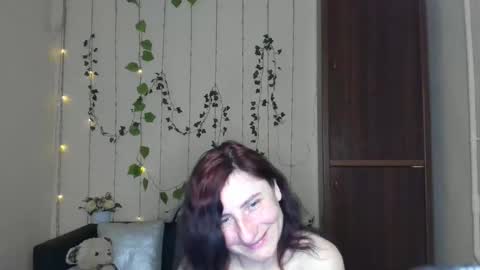 Jeneva online show from 04/18/26, 07:58