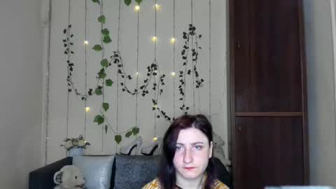 Jeneva online show from 04/29/26, 06:25