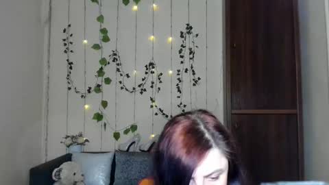 Jeneva online show from 04/30/26, 08:57