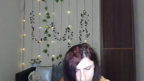 Jeneva online show from 05/04/26, 06:04