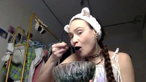 Snapshot of muse_online chatting on 02/11/25, 04:24 Muse Ali  online show from 02/11/25, 04:24