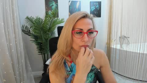 Diana online show from 02/06/25, 11:32