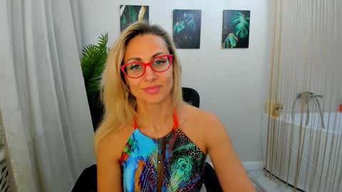 Diana online show from 11/21/25, 11:42