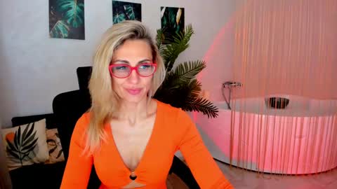 Diana online show from 04/19/26, 11:42