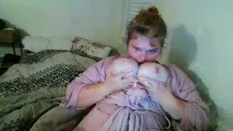 mushymummy000 online show from 10/15/25, 12:27