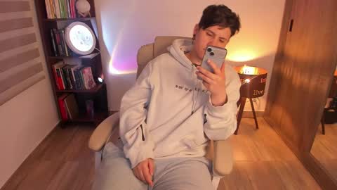 VALENTINA Luna  online show from 02/25/25, 04:57