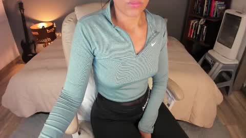 VALENTINA Luna  online show from 09/24/25, 09:01