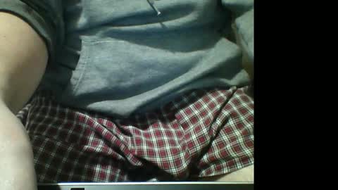 Snapshot of muzicdaddy4200 chatting on 02/16/26, 05:14 SubDaddy420 online show from 02/16/26, 05:14